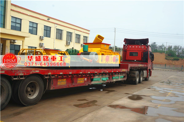 雙齒輥破碎機發貨現場