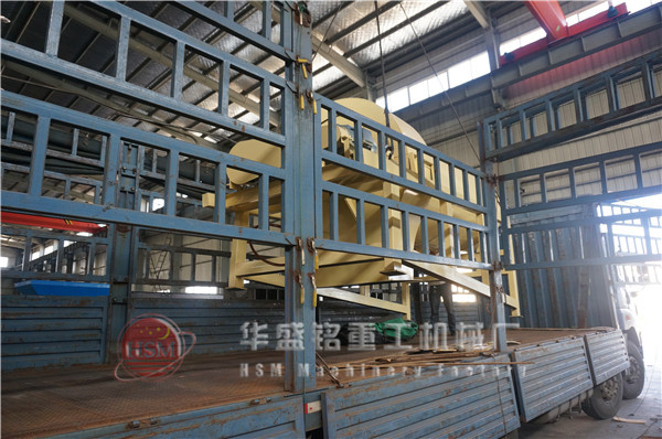 2PG1000x800型全液壓對(duì)輥粉碎機(jī)裝車發(fā)往江蘇蘇州