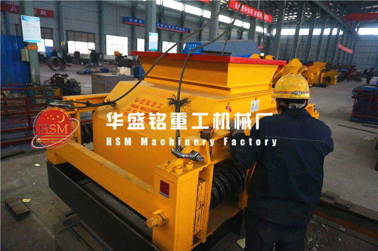 對輥破碎機發貨圖